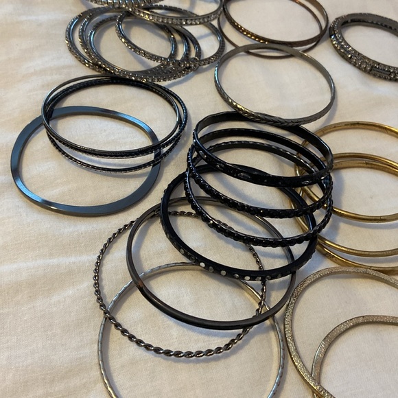 Bracelets - Picture 2 of 9